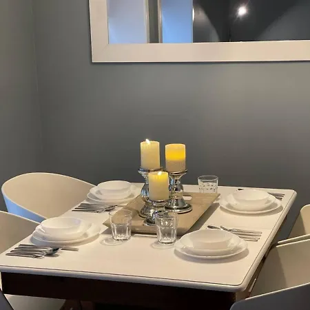 Charming 2-bed In Apartment *