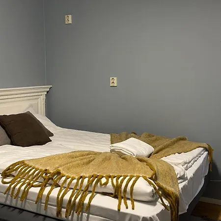 Charming 2-bed In Apartment