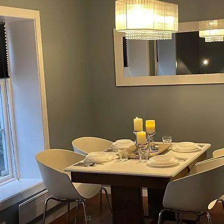 Apartment Charming 2-bed In Stavanger