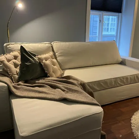 Charming 2-bed In Apartment