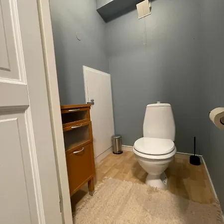 Charming 2-bed In Apartment